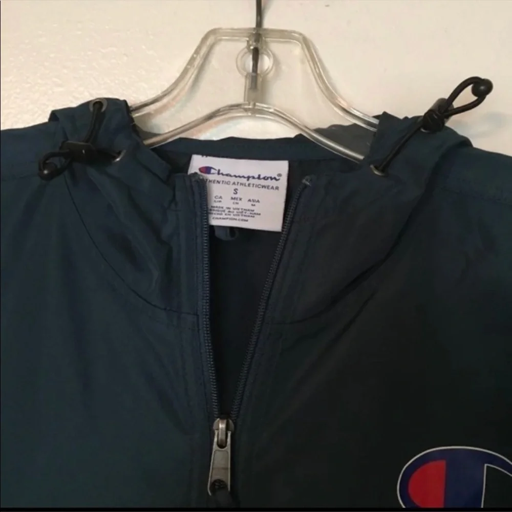 Men’s Champion Packable pull over jacket - Picture 6 of 8